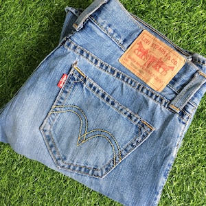 Größe 14 Vintage Distressed Levi&#39;s Typ One Tough Boot cut Jeans W36 L31 Medium Wash Denim Ausgestelltes Bein Jeans Taille 36&quot;