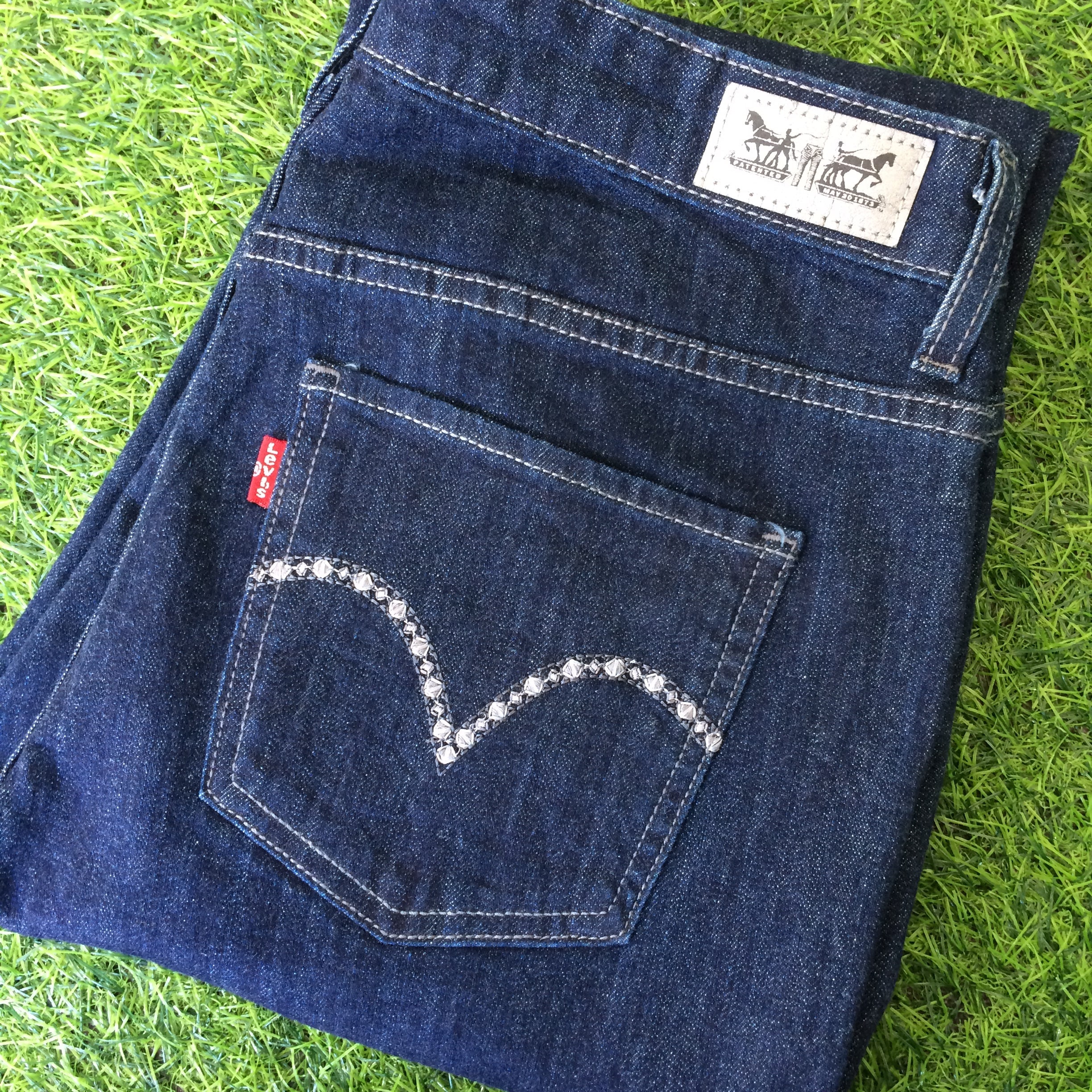 W30 L28 Vintage Distressed Levis Mid 