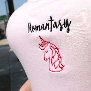 Romantasy damski haftowany tank