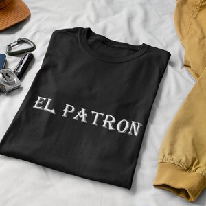 El Patron Engraçado Latino Hispânico Camiseta Gráfico Presente Perfeito Para Papai Comédia El Jefe De La Casa Camiseta de Algodão Pesado
