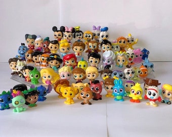 Disney Doorables ** Series 4 ** Regular doorables or KEYCHAINS & Bag hooks (Select the character you want)