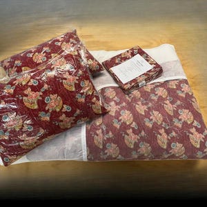 Limited Edition Japanese style Kakebuton, Shikibuton Wagara Red Fan Set