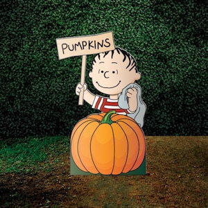 Peanuts Yard Decoration / Welcome Great Pumpkin Yard Decoration / Linus Van Pelt Yard Sign / Great Pumpkin Sign / Yard Props