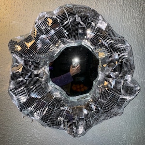 Disco Mirror Decor -  Wall Mirror Sparkly Disco Ball Funky Mirror Art Decoration Luxury Home Mirror Sculpture Disco Ball Ornament Mirrorball