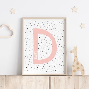 Impressão de iniciais manchadas, decoração de berçário para meninas, arte de parede com iniciais, decoração de parede infantil, arte de alfabeto com letras de monograma, letra com iniciais manchadas