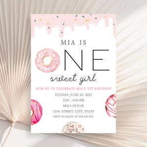 Donut-Geburtstags-Einladung, Sweet One Geburtstag einladen, Donut erste Geburtstagskarte, Mädchen 1. Geburtstag Donut Einladung, Süßigkeiten und Donuts einladen