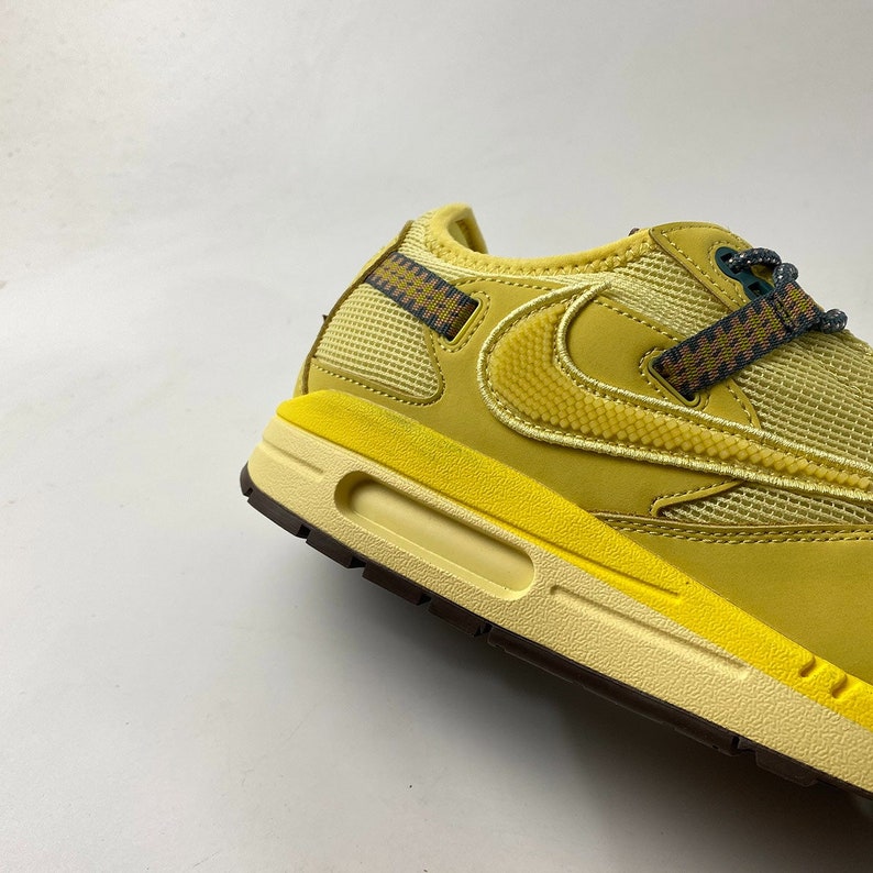 Travis Scott X Air Max 1 Saturn Gold/tea Tree... Sneaker for Men ...