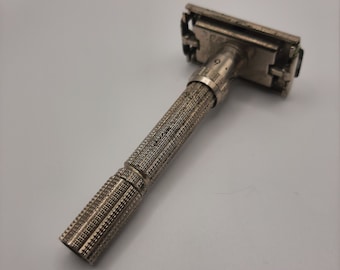 Aparelho de barbear ajustável Gillette da década de 1960 com pacote de lâminas de barbear Wilkinson Sword.