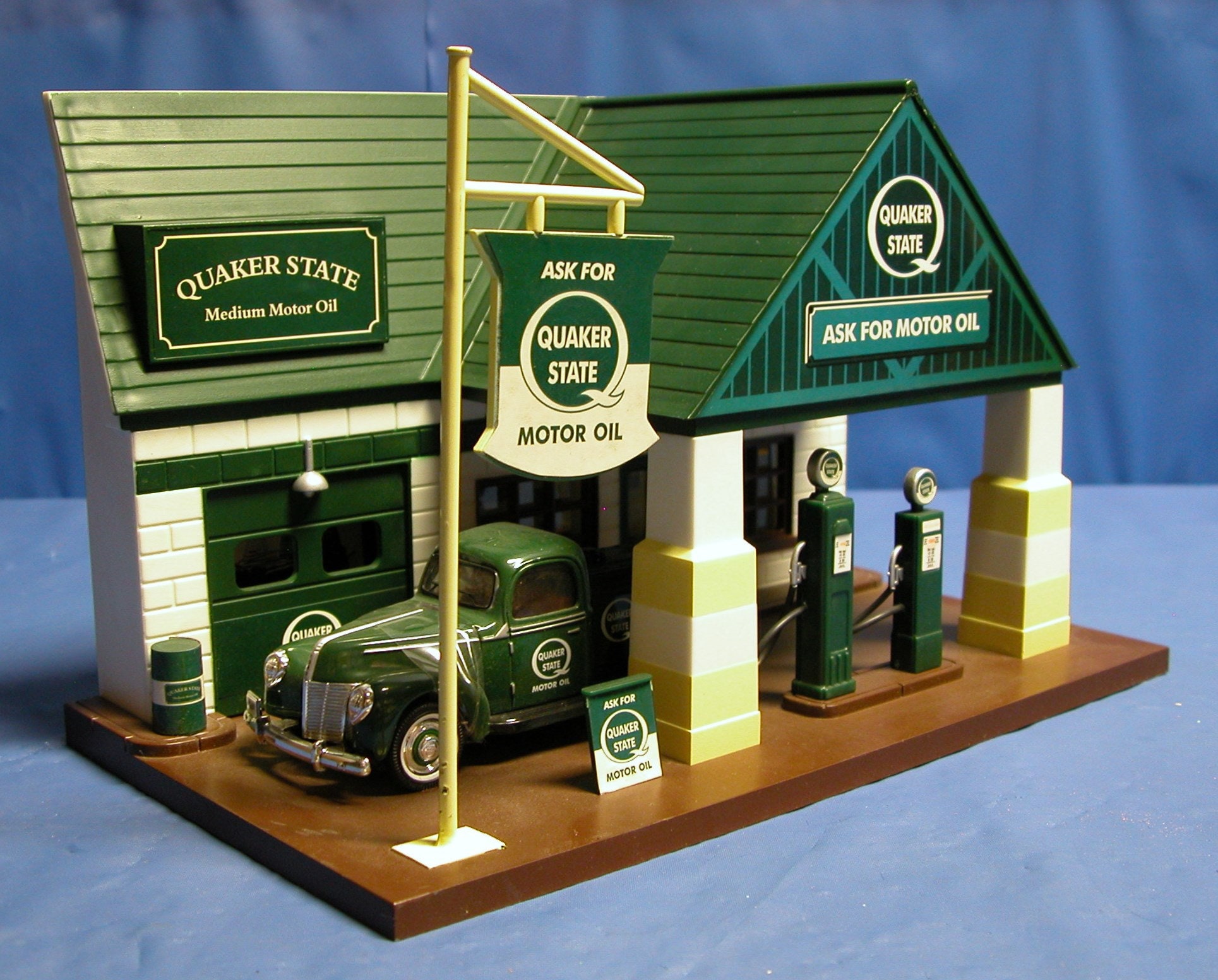 2001 Quaker State Gas Station Dieorama Etsy