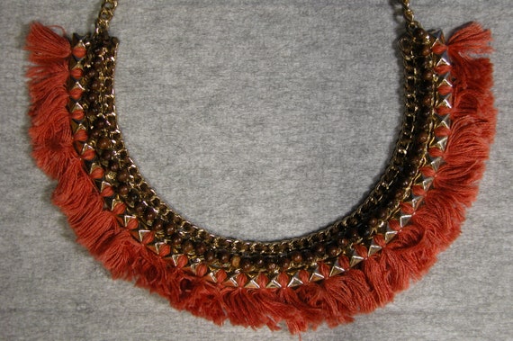 Vintage 1970's Beaded Coral Necklace w/ Tassel - image 3