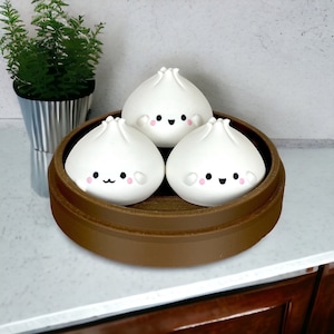 Bao mignon dans un panier imprimé 3D bureau, étagère, décoration de chambre Bao Buddies Kawaii