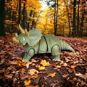 Articulated Triceratops fidget toy 3D printed, posable Dinosaur toy