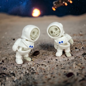 Tiny Skeleton Astronauts Fidget Toy Articulated 3D Printed Stim