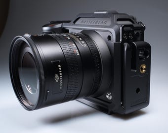 LANHORSE HASSELBLAD X2DII 100C Kamerakäfig, integrierte Schnellwechselplatte für Quer- und Hochformat.