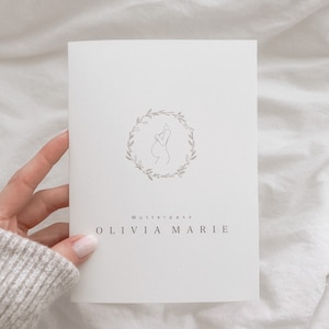 Mutterpasshülle personalisiert schlicht mit Namen, Schutzhülle minimalistisch mit Fach
