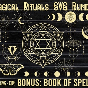 Puede incluir: Una descarga digital de 10 archivos SVG con diseños de rituales mágicos. Los diseños incluyen una luna, estrellas, un diamante, una mariposa y un círculo con una estrella en su interior. El texto "MAGICAL RITUALS SVG BUNDLE" y "BONUS: BOOK OF SPELLS" está incluido en la imagen.