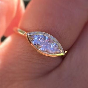 Marquise Solitaire Bezel Ring, East West Ring, Women&#39;s Simple bezel Ring, 10k 14k 18k Solid Gold Ring, East West Engagement Ring, Gift Ring