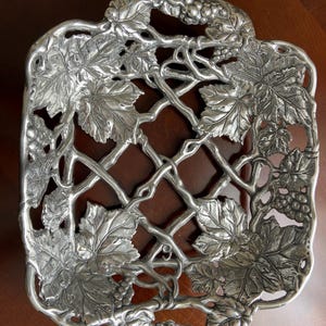 Arthur court 1999 aluminum 2 quart casserole dish holder