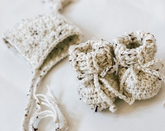 Baby booties and bonnet, crochet baby set, newborn baby booties, pixie bonnet with tassel
