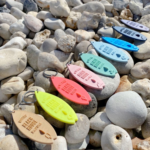 Personalisierter Schlüsselanhänger, Surfbrett „Beach House“, personalisierter Surf-Schlüsselanhänger, Farben, Geschenkidee, personalisiertes Geschenk