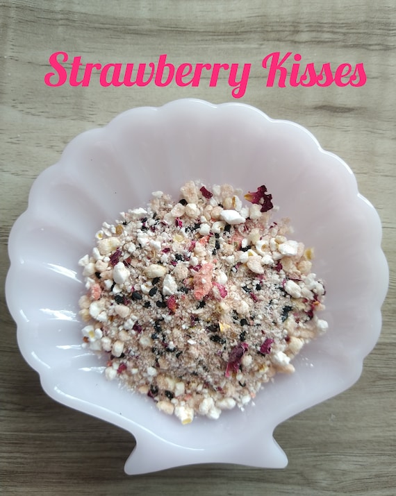 Strawberry Kisses Hermit Crab Treat