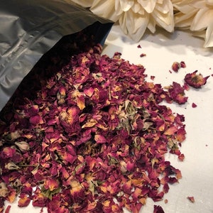 Dried Organic Rose Petals and Rose Buds Foraging Item for Hermit Crabs