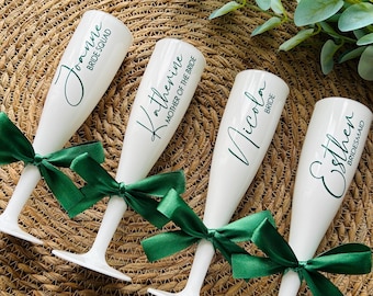 Personalised Champagne Flutes for Bridal Party | Custom Bridesmaid Glasses | Wedding Toast Flutes | Bride & Groom Gift | Hen Party Favors |