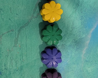 Flower Shaped *SCENTED* Crayons - Gift - Stocking Stuffer - Scented Crayons - Crayon Shapes - Valentine - Birthday - Party Favor - Recycled