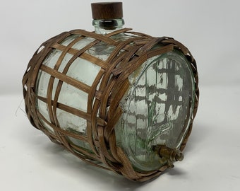 Wicker Covered Italian Mod Depositato Green Glass Bar Beverage Dispenser