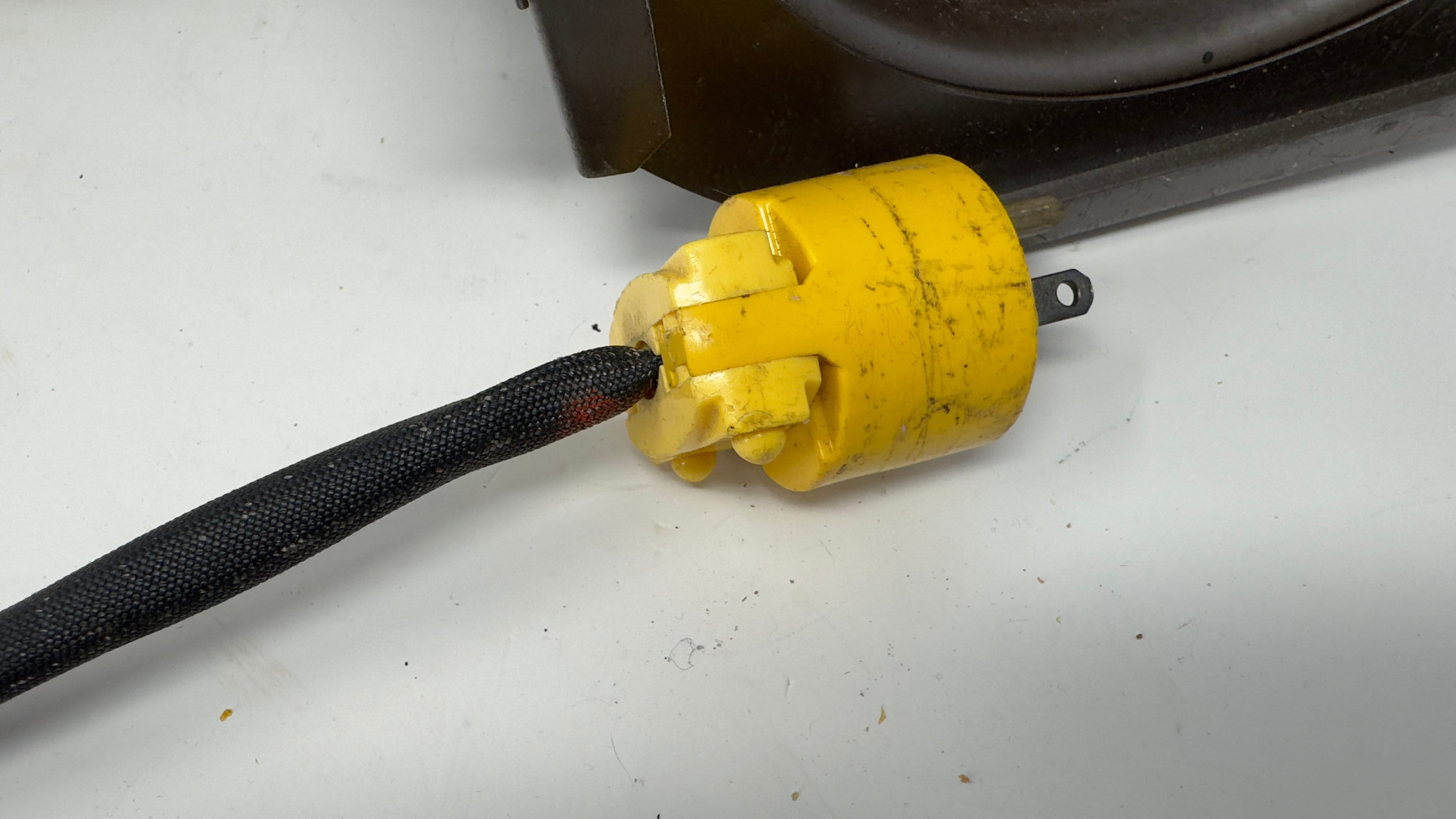 Projecteur Vintage MCM Pour Studio/Théâtre - Lumière Suspendue - Fonctionnel - Occasion