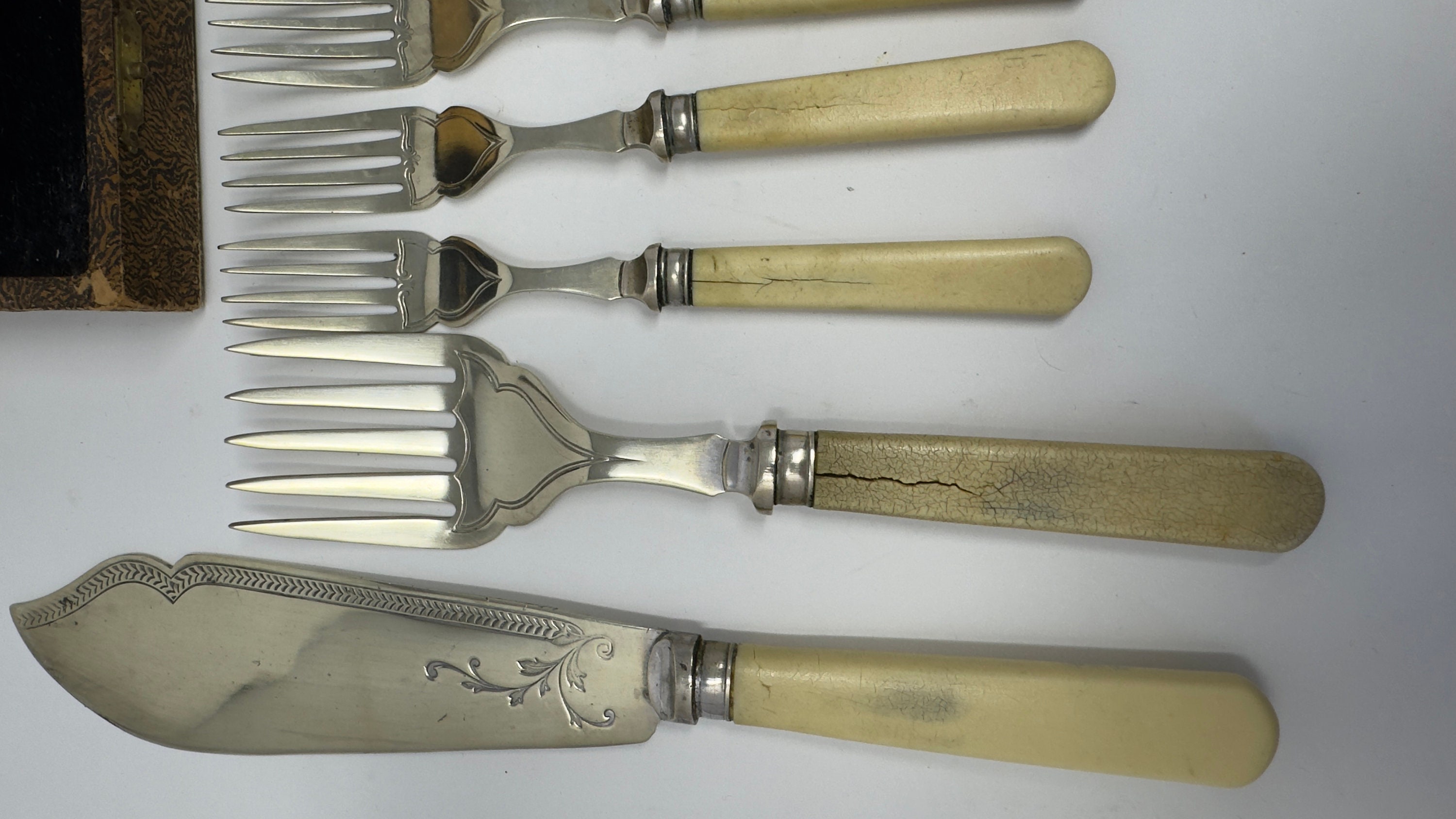 人気TOP Set 1930 of With Forks & Knives Fish Engraved Vintage 6 工芸品