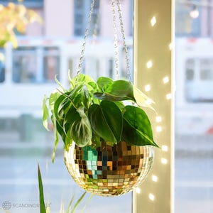 SCANDINORDICA Disco Ball Planter 8" Gold – Disco Ball Plant Hanger with Chain, Macrame Hanger, Acrylic Stand and Gift Box - 8 inch