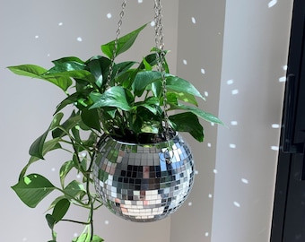 SCANDINORDICA Disco Ball Planter 8" Silver | Disco Planter with Chain, Macrame Hanger, Acrylic Stand, Insert Pot and Gift Box - 8 inch