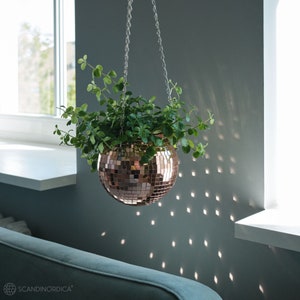 SCANDINORDICA Disco Ball Planter 8&quot; Rose Gold – Disco Planter with Chain, Macrame Hanger, Acrylic Stand, Insert Pot and Gift Box - 8 inch