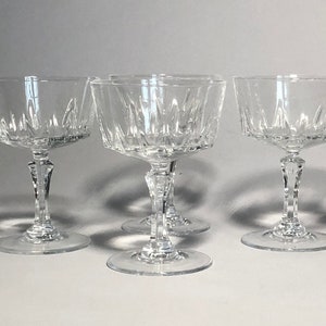 Set of 4 Vintage Cristal D&#39;Arques Durand Versailles / St. Germain Faceted Mid Century Crystal Coupe Glass, Champagne, Cocktails, Sherbet