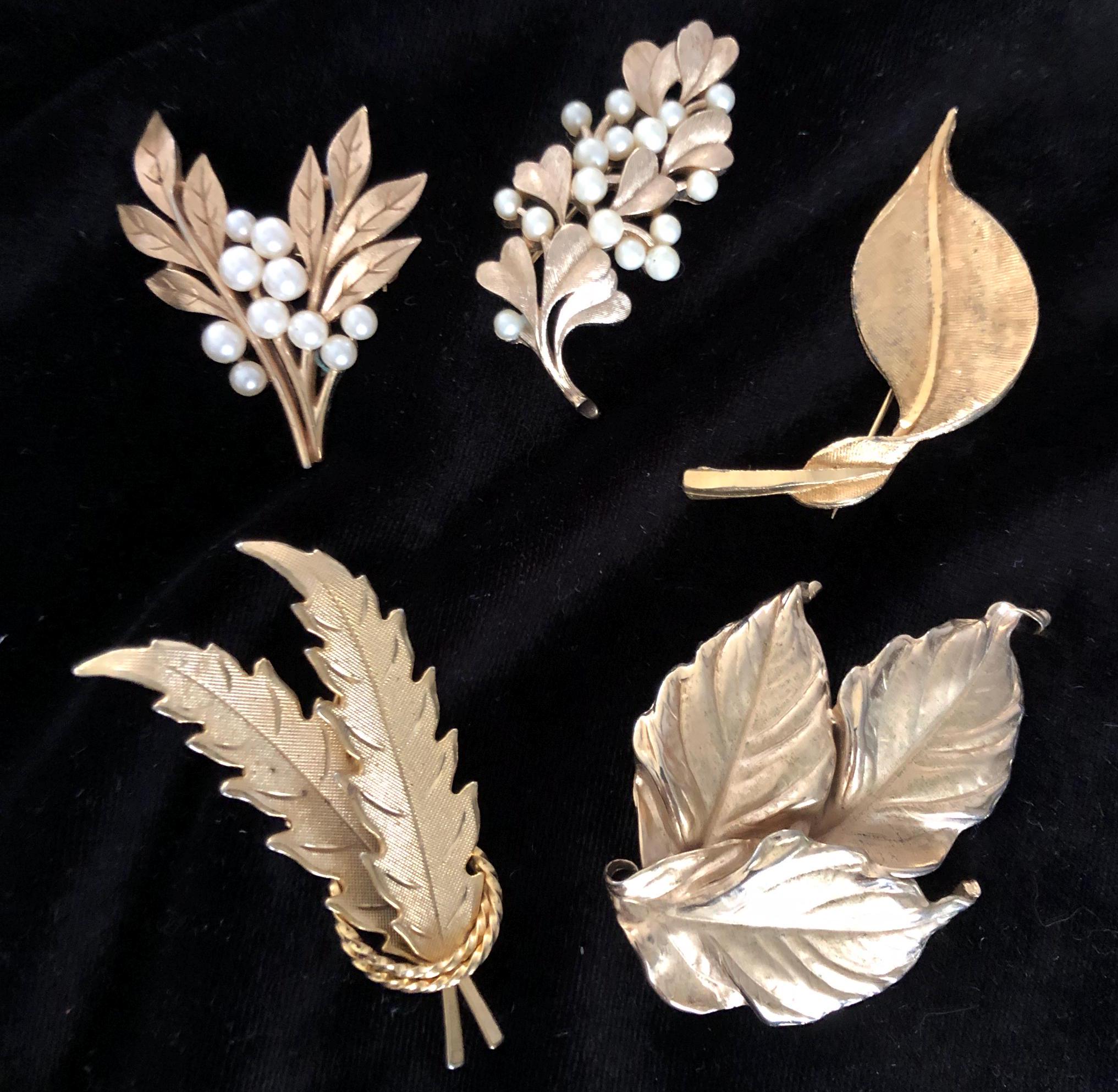Trifari Brooch Set - Etsy Trifari Brooch Set - Etsy