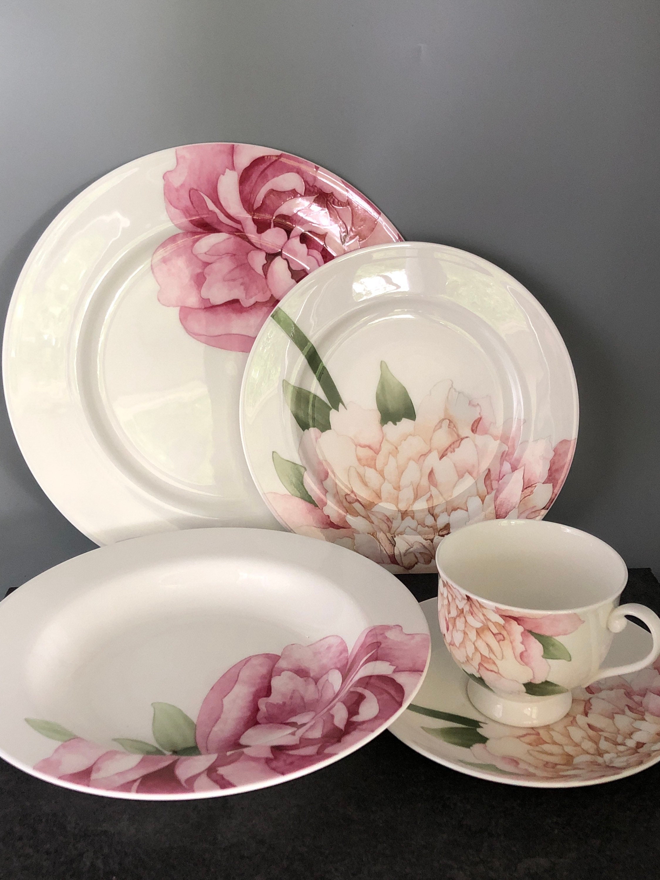 Mikasa Peony Bone China Dinnerware: Discontinued Pattern Plates