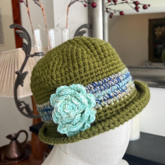 Crochet Cloche Hat With Flower Brooch: Winter Hat Gift Set 