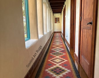 Corredor Kilim hecho a mano, multicolor; Alfombra de lana de yute Kilim Dhurrie; Camino tradicional, personalizado, 2,5x22,2,5x26,2,5x30 pies. Corredor de escalera rojo