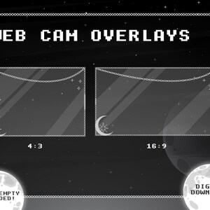Op de afbeelding: Twee digitale webcam-overlays met een ontwerp van een halve maan en sterren. De overlays zijn in de verhoudingen 4:3 en 16:9. De tekst "WEB CAM OVERLAYS" staat bovenaan de afbeelding. De tekst "BONUS EMPTY INCLUDED!" staat linksonder in de afbeelding. De tekst "DIGITAL DOWNLOADS" staat rechtsonder in de afbeelding.