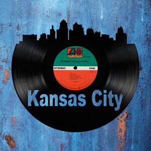 Kansas city Missouri Skyline Schallplattenkunst aus einer aktuellen Schallplattenuhr