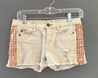 Mudd Y2k 2000s Khaki Tan Distressed Denim Shorts Southwestern Embroidery Size 7