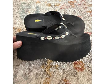 Volatile Black Platform Flip Flops Cowrie Shell Y2K Chunky Wedge Sandals Women 7