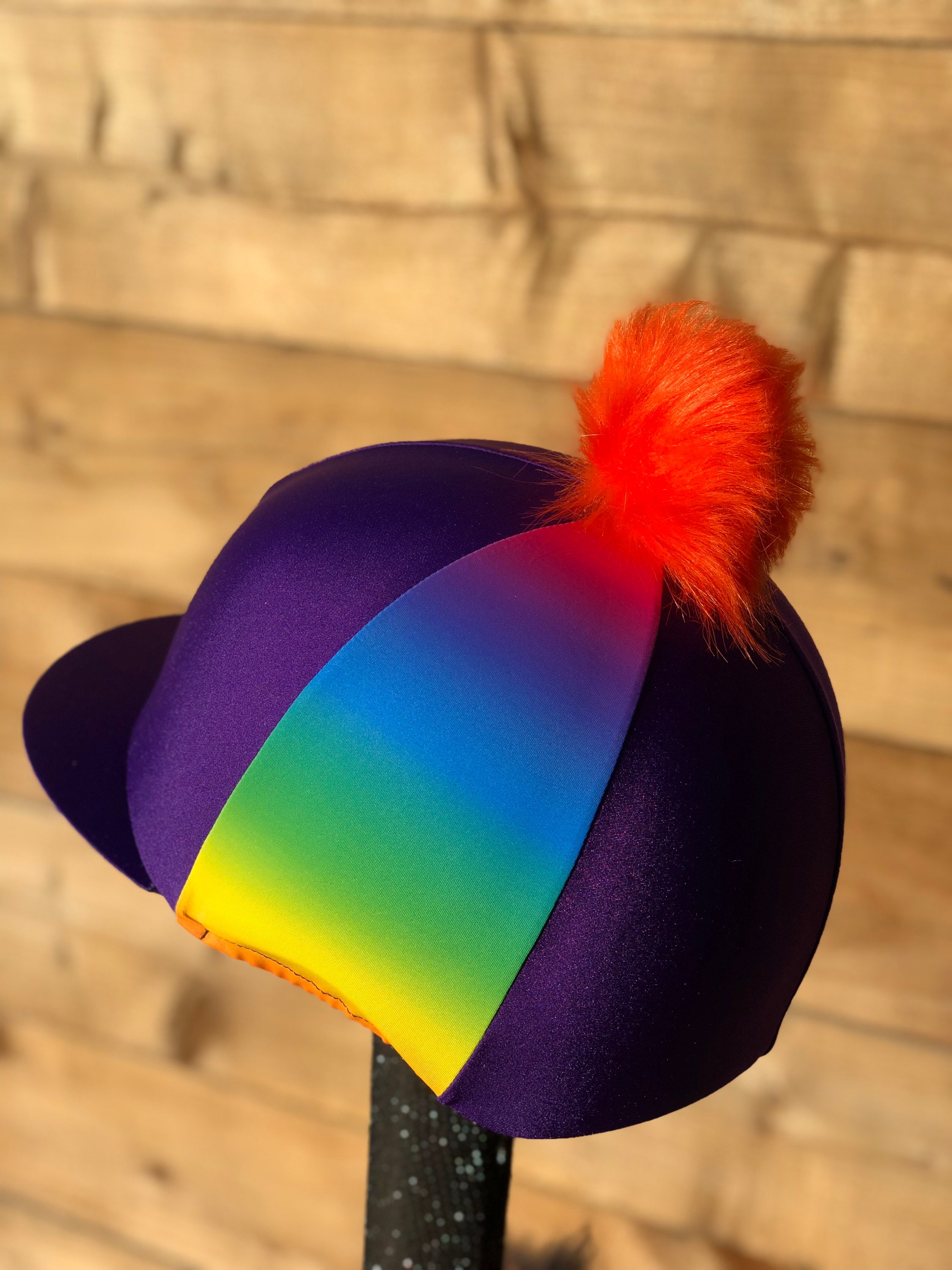 Riding hat silk fur Pom one Size Rainbow Ombré And lilac base 