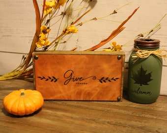 Bloc décoratif automne en cuir gravé : décoration d'étagère de ferme