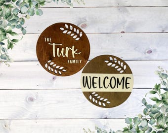 Plaque de nom de famille personnalisée : Accroche-porte de bienvenue en bois de bouleau