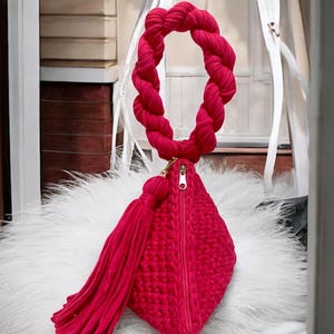 Häkeltasche,Hand gewebte Tasche,Luxus Tasche,Luxus CrochetBag,handgestrickte Tasche,Frauen Tasche,Schultertasche,Capri Tasche,Pyramide Tasche,handgefertigte Tasche
