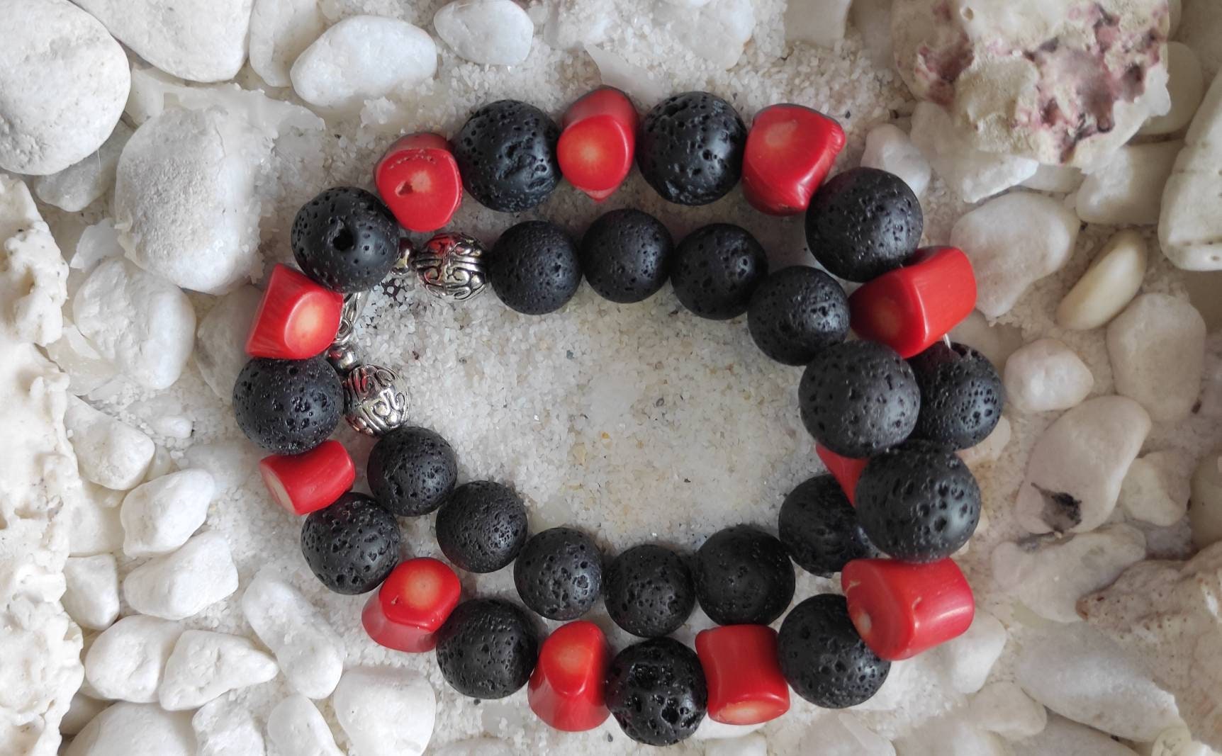 Halskette Phönix Farben schwarz und rot aus Korallen und | Etsy