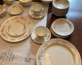 Vintage Homer Laughlin Eggshell Nautilus Ferndale 6 1/4” Desert Plates