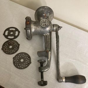 Griswold #2, 1713, Cast Iron, Hand Crank, Meat Grinder, Table Mount
